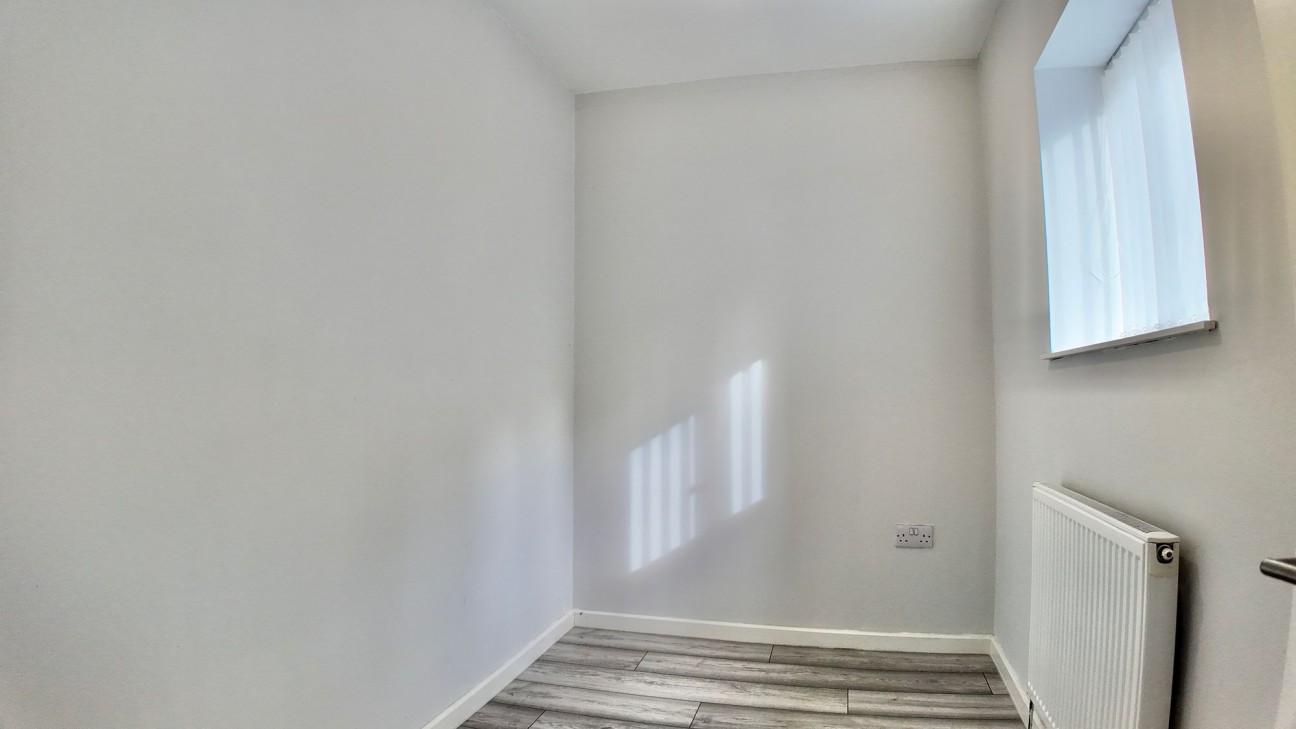 High Street, Six Bells, NP13