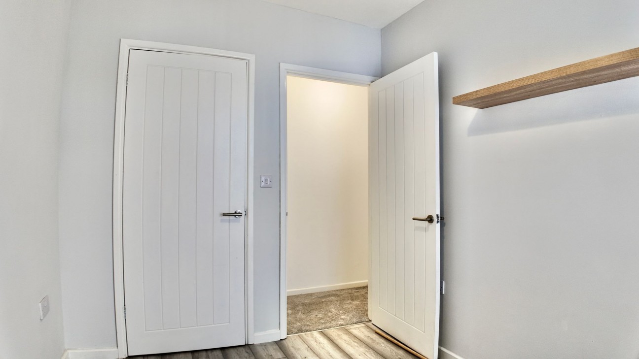 High Street, Six Bells, NP13