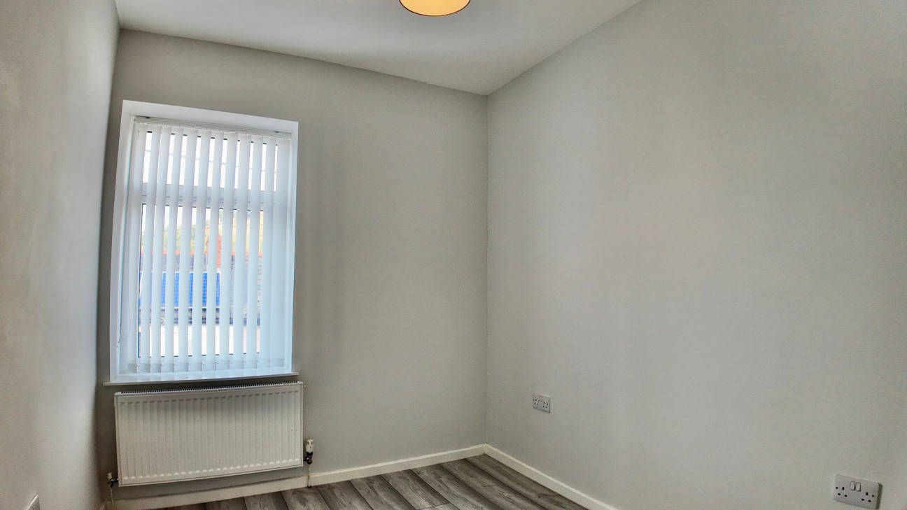 High Street, Six Bells, NP13