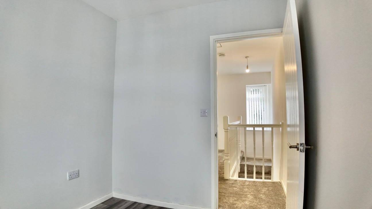 High Street, Six Bells, NP13