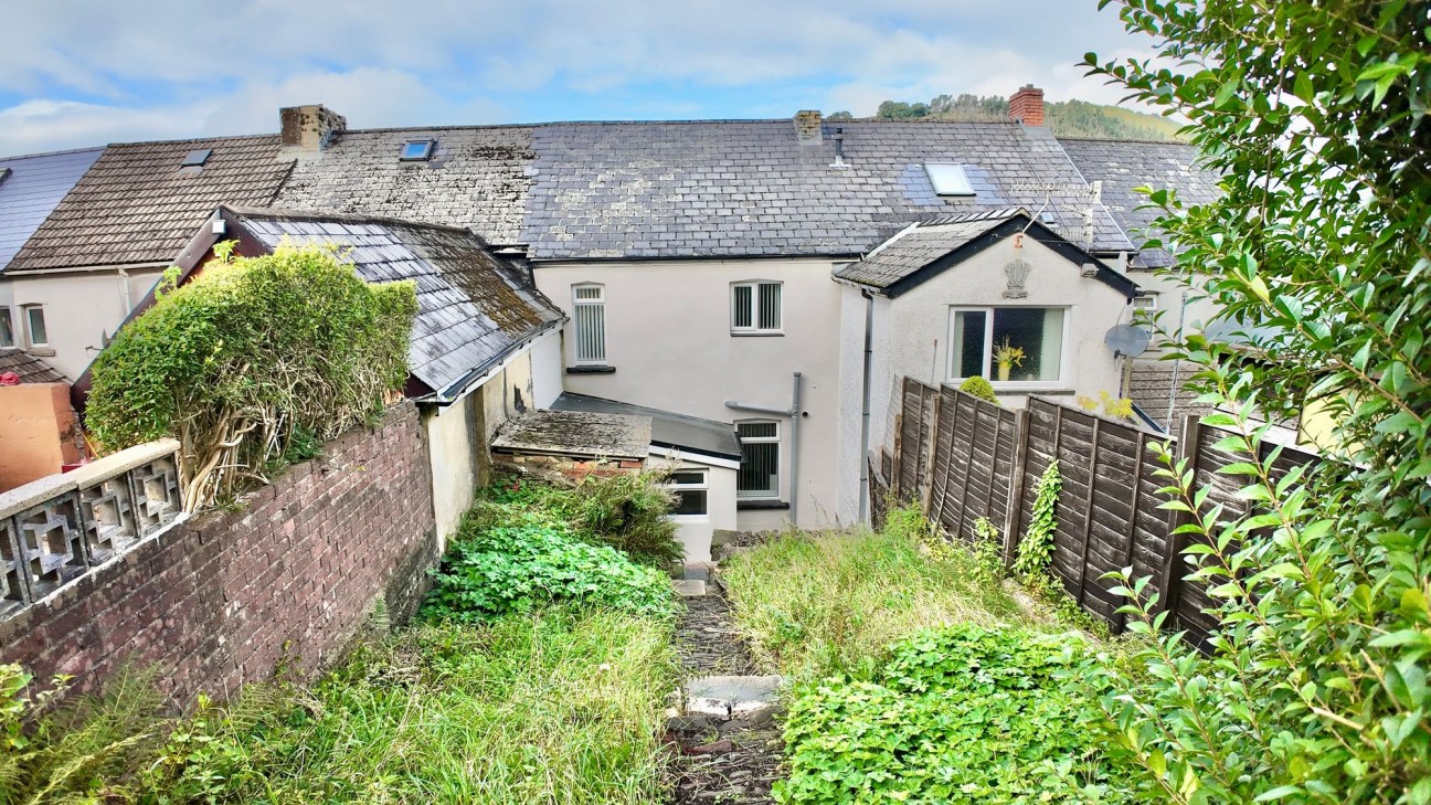 High Street, Six Bells, NP13