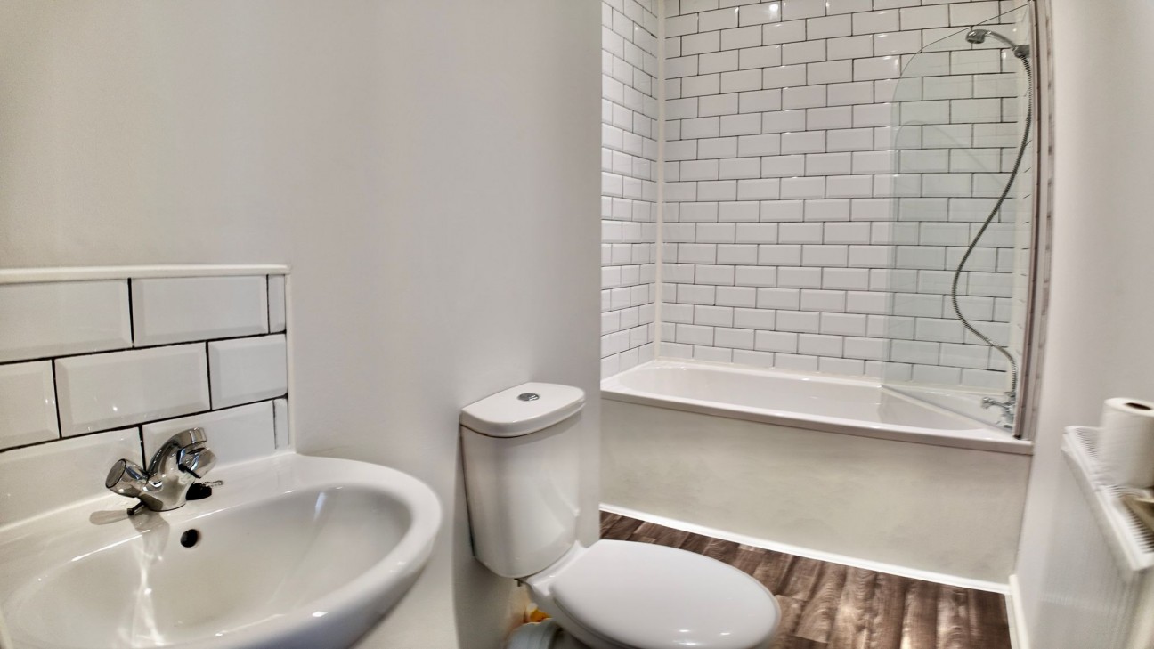 High Street, Six Bells, NP13