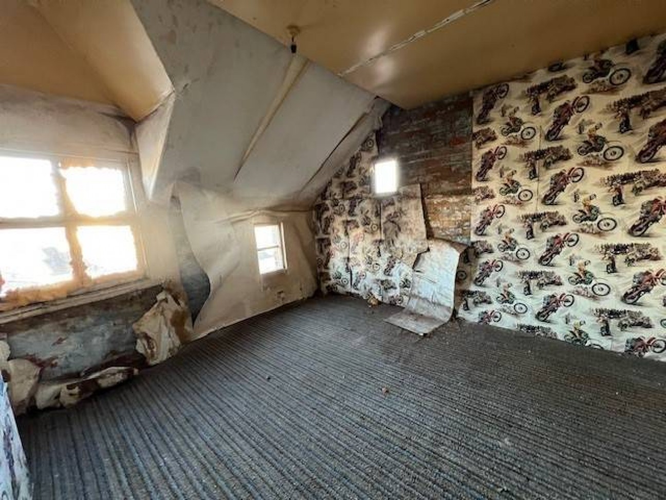 21 BRIDGE STREET, Uttoxeter, ST14 8AR