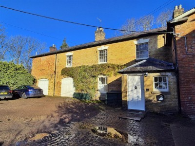 View full details for Chadshunt, Warwick