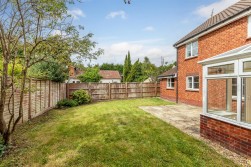 Home Farm Way, Easter Compton