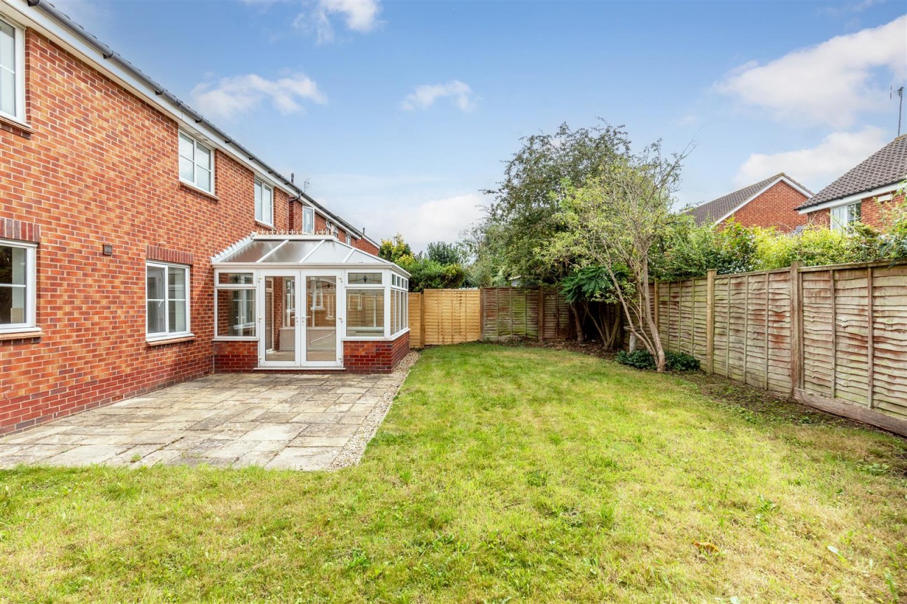 Home Farm Way, Easter Compton