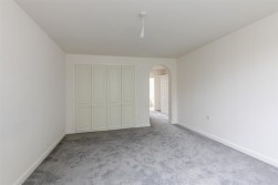 Home Farm Way, Easter Compton