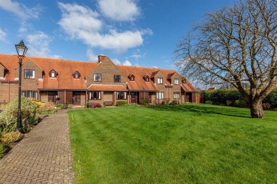 Courville Close, Alveston, Bristol