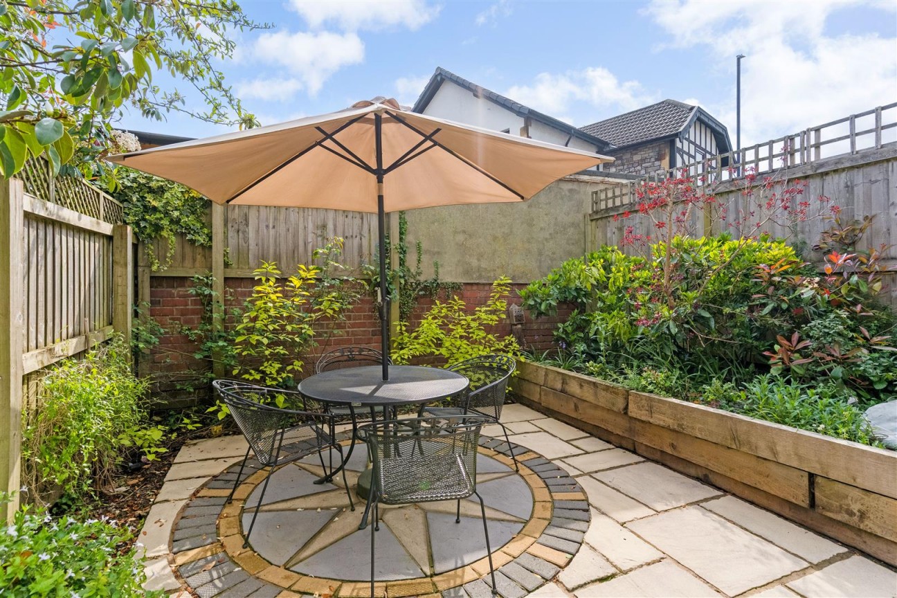 Holmes Grove, Henleaze, Bristol