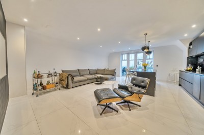 View full details for Overbury Avenue, Beckenham, Kent