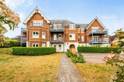 View full details for Overbury Avenue, Beckenham, Kent