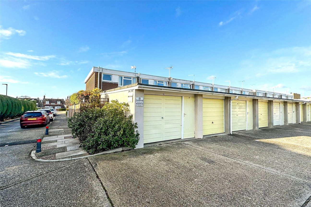 Fittleworth Garden, Rustington, West Sussex