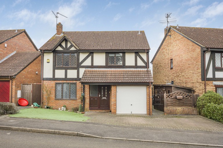 Tamarind Way, Earley, Reading