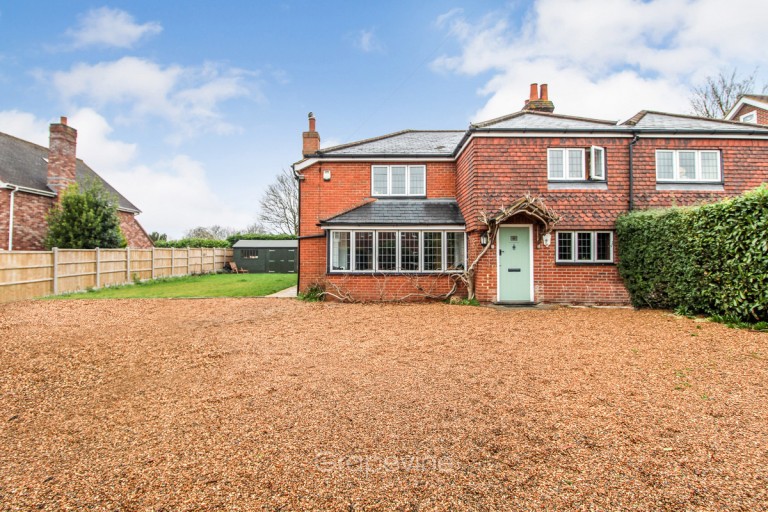 Ruscombe Lane, Ruscombe, RG10