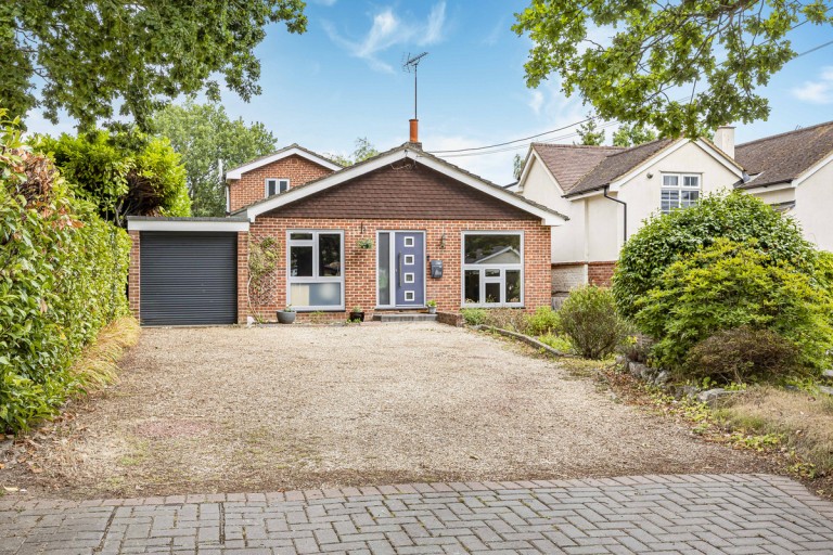 Bearwood Road, Barkham, RG41