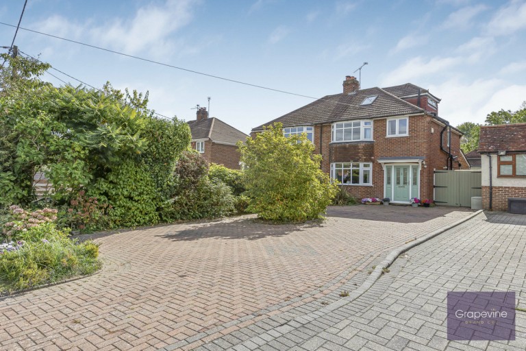 Old Bath Road, Charvil, RG10