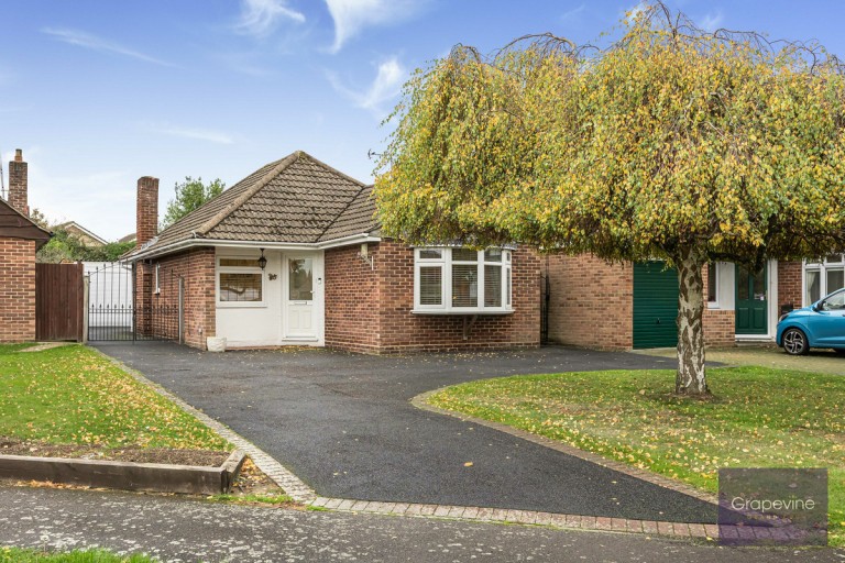 Paddock Heights, Twyford, RG10