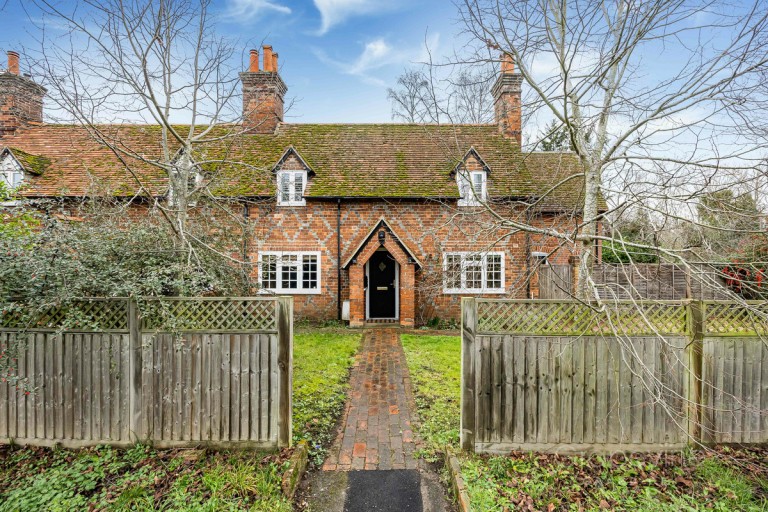 Old Bath Road, Charvil, RG10