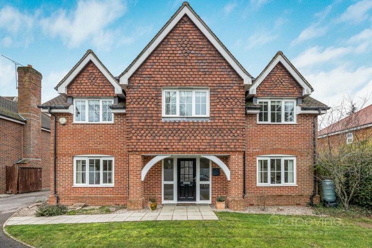 Maple Grove, Woodley, RG5