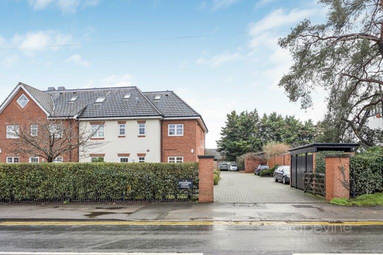 Headley Road, Woodley, RG5