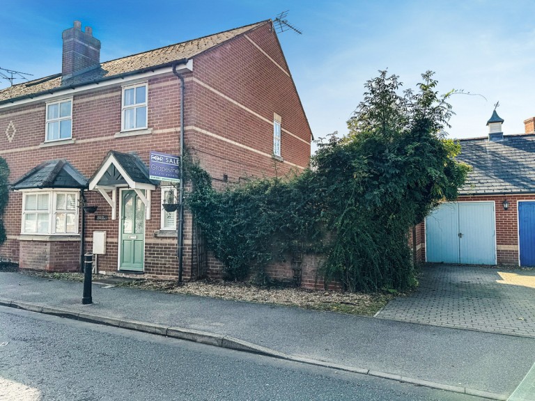 The Street, Hurst, RG10