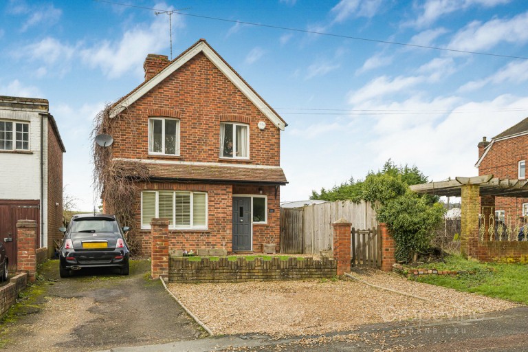 Bath Road, Knowl Hill, RG10