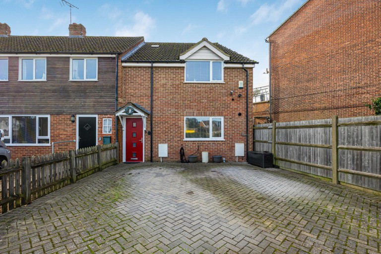 Longfield Road, Twyford, RG10