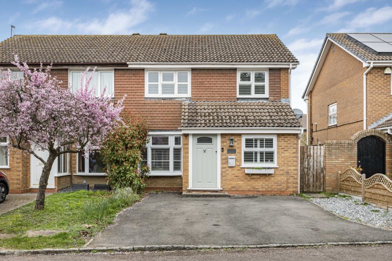 Tiger Close, Woodley, RG5