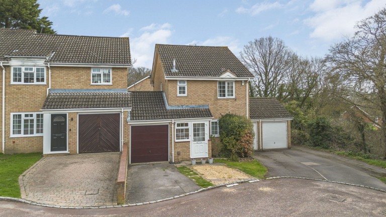 Fakenham Close, Lower Earley, RG6