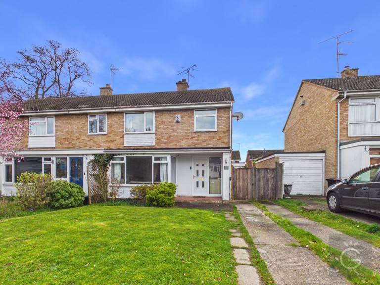 Squirrels Way, Earley, RG6