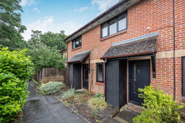 Broad Hinton, Twyford, RG10