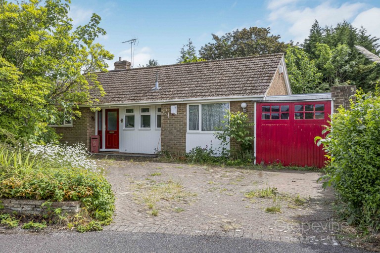 St. James Close, Ruscombe, RG10