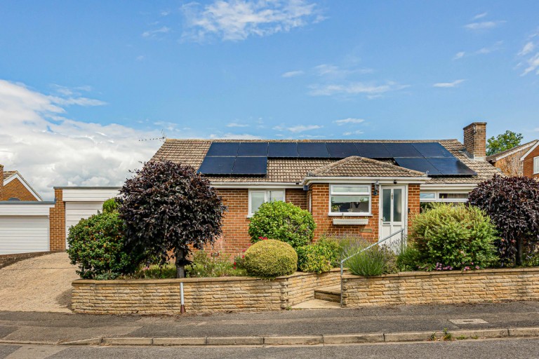 Broadwater Road, Twyford, RG10
