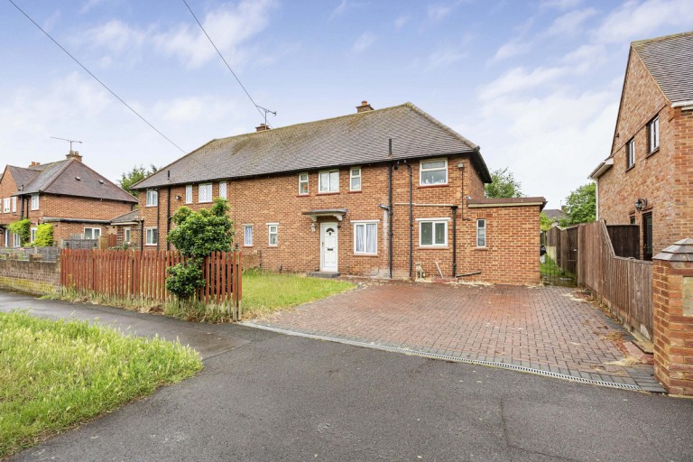 South Lake Crescent, Woodley, RG5