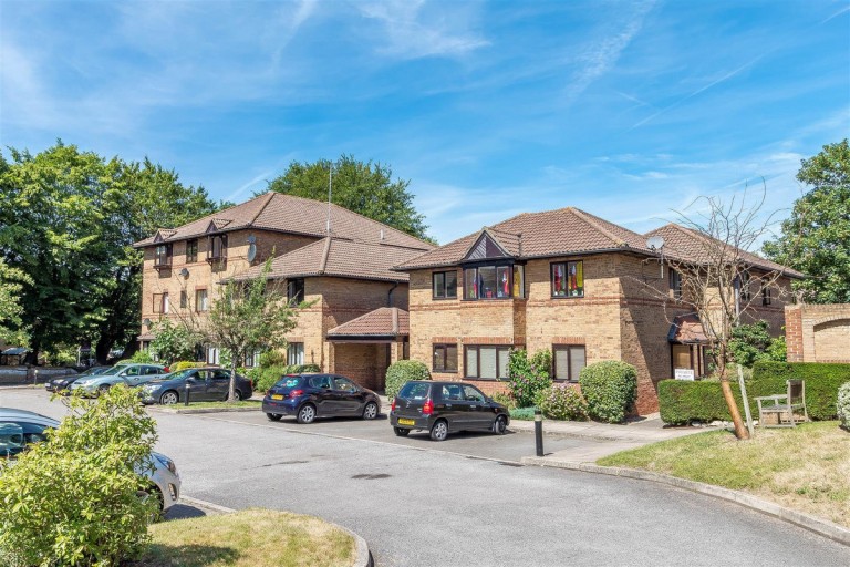 St. Swithins Court, , RG10