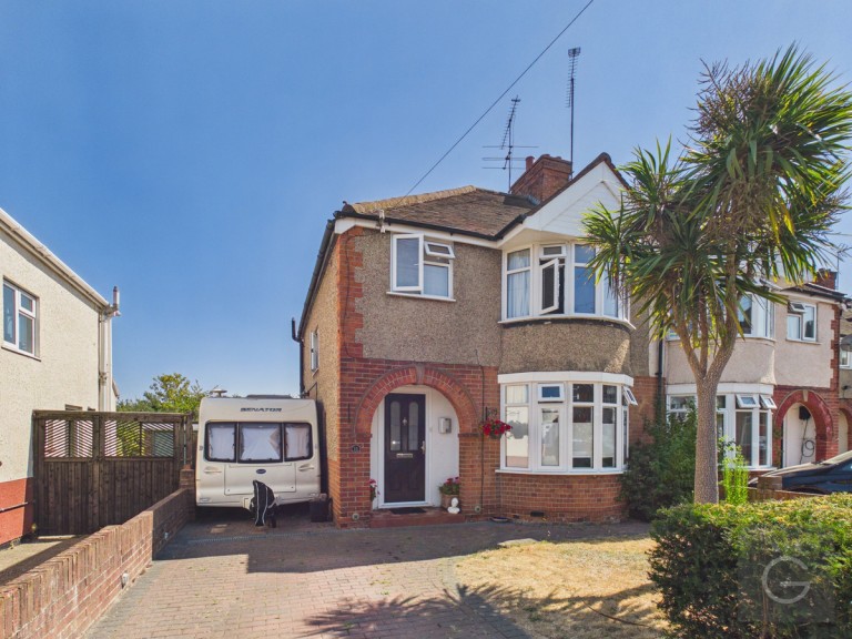 Milton Road, Earley, RG6
