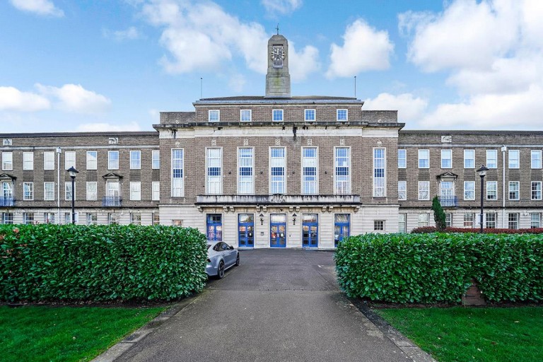 Longbridge Road, DAGENHAM, RM8
