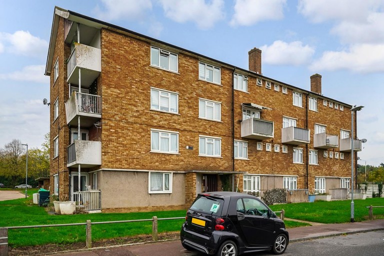 Thatches Grove, CHADWELL HEATH, RM6