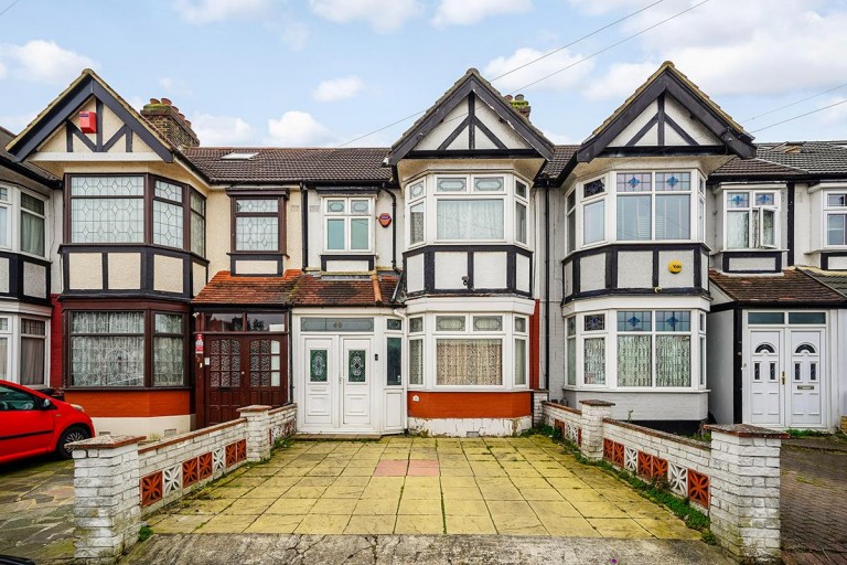 Langham Drive, CHADWELL HEATH, RM6