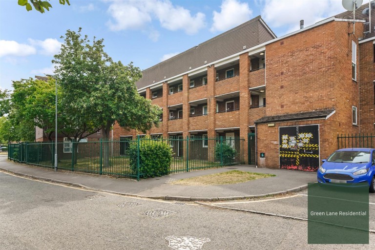 Aidan Close, DAGENHAM, RM8