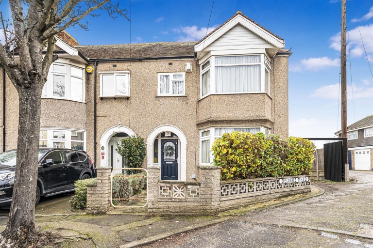 Felhurst Crescent, DAGENHAM, RM10