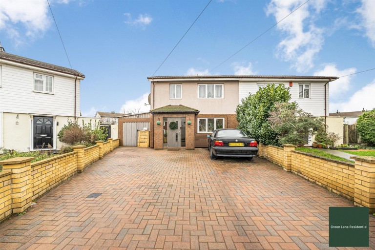 Trinidad Gardens, DAGENHAM, RM10
