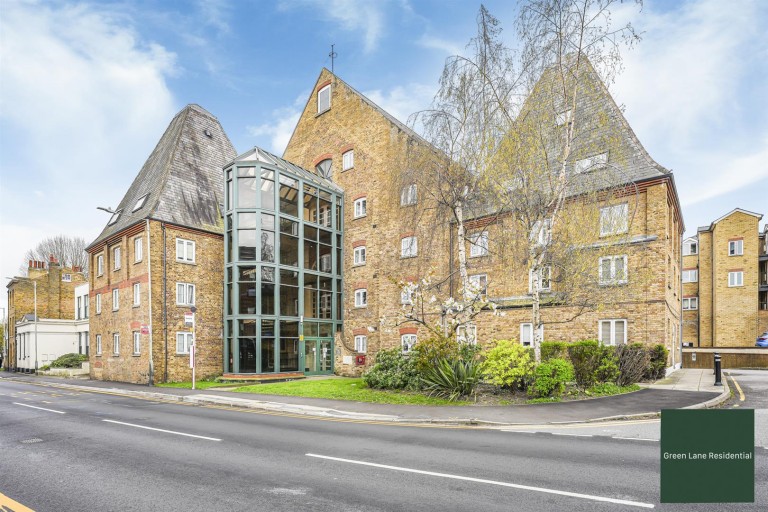 Clifton Road, GRAVESEND, DA11