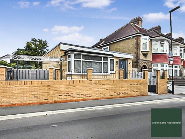 Lewis Road, MITCHAM, CR4