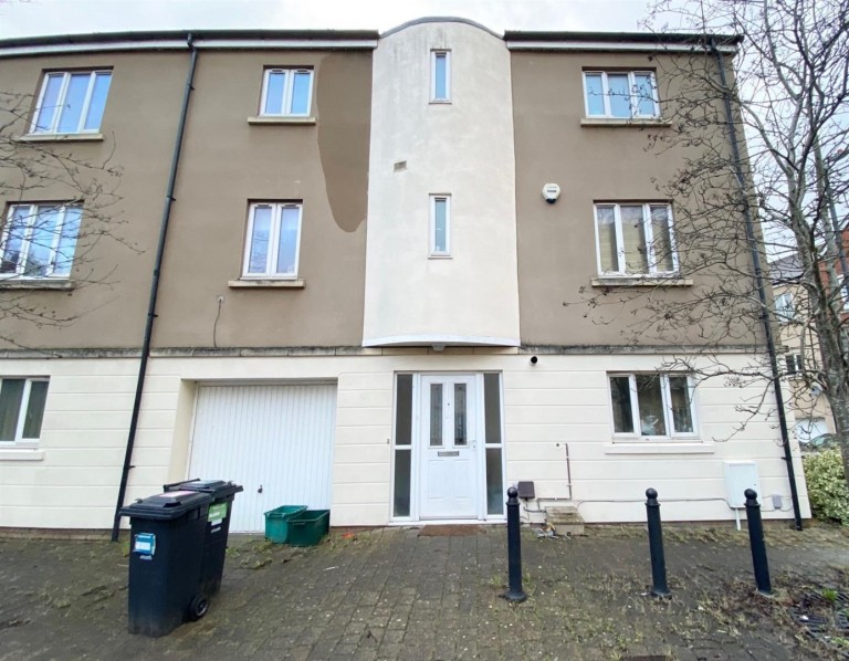 Jekyll Close, Stapleton