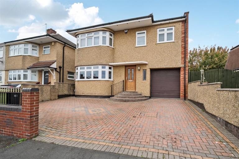 Woodleigh Gardens, Whitchurch