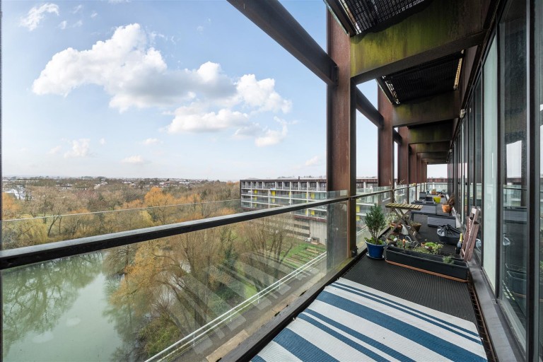 Lake Shore Drive, Crocs Bottom, Bristol