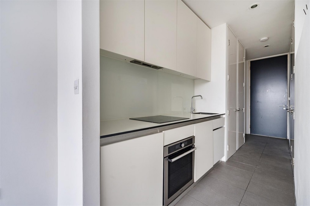 Lake Shore Drive, Crocs Bottom, Bristol