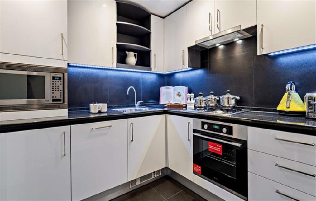 Westferry Circus, Circus Apartment, E14