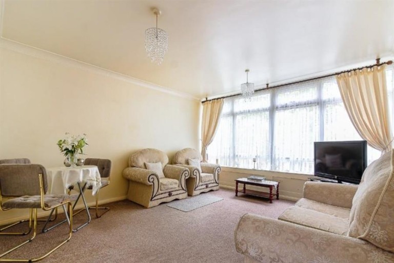 Lindal Court, Chelmsford Road, E18